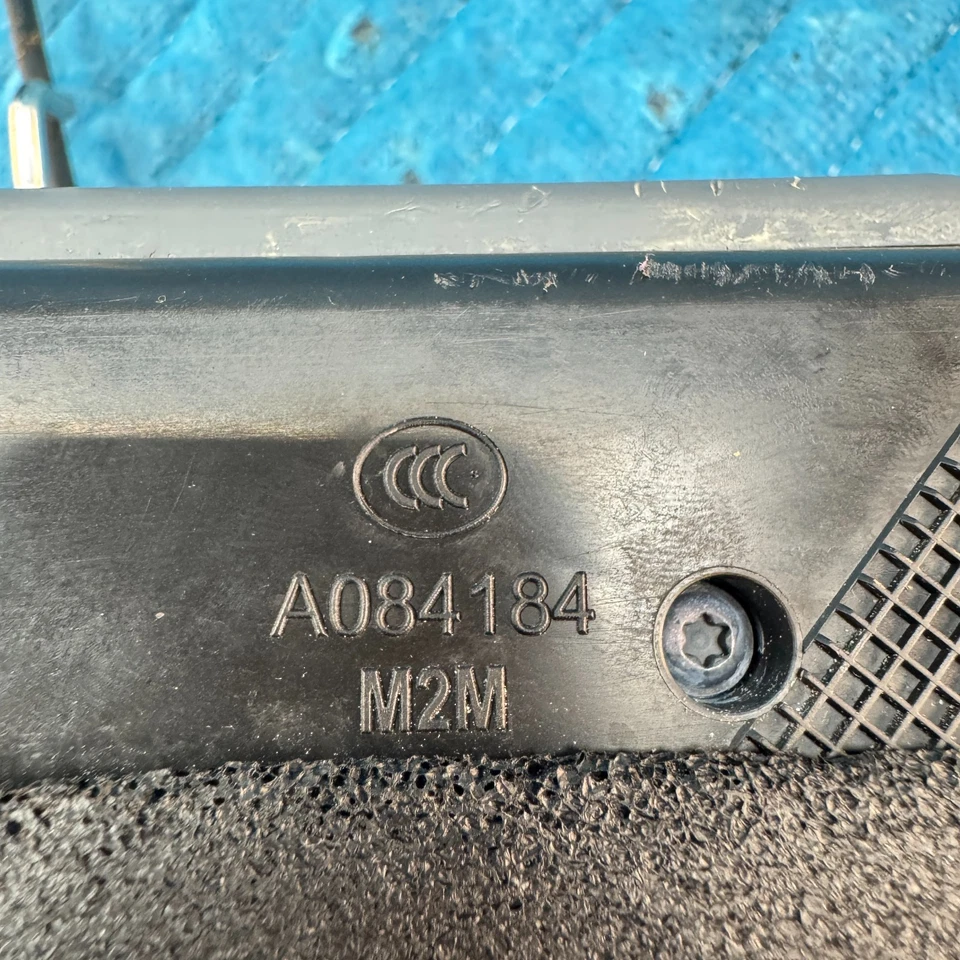 Pestillo de puerta delantera izquierda Infiniti QX60 2016-2020 OEM número de pieza 805013JA0B Foto 4 de 4