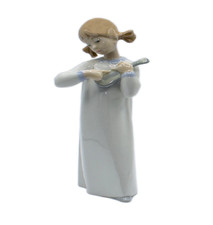 Lladro "Girl With Guitar" 01004871