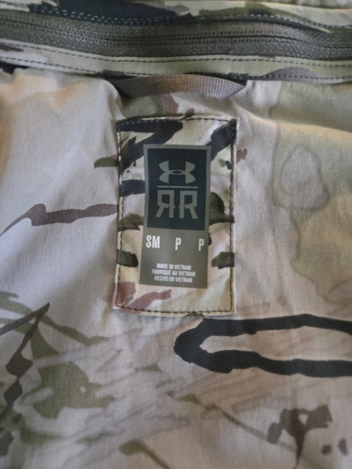 Under Armor Ridge Reaper Hunting Jacket Removable Hoodie And Sleaves. - Image 2 of 4