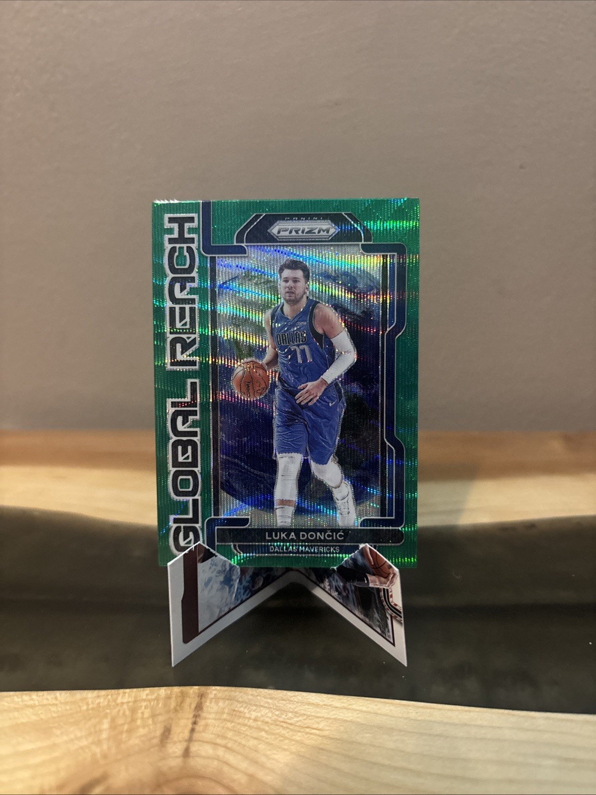 2021 Panini Prizm Global Reach Green Wave Luka Doncic #4