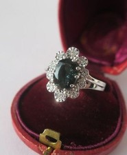 Superbe bague Pompadour Saphir vert 1,40ct et diamants - Or blanc 18 carats 4,3g