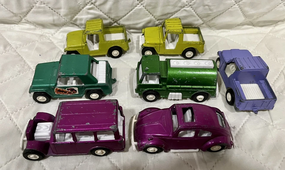 Lote de 7 juguetes Tootsie vintage 1969-1970 Jeep VW Bug metal plástico Foto 2 de 4