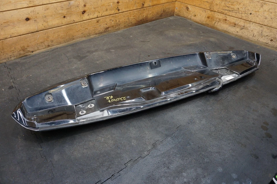 Alerón puerta trasera con luz de freno 23491912 Cadillac Escalade ESV 15-20 *Nota Foto 4 de 4