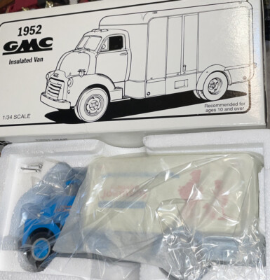 First Gear Howard Johnsons 1952 GMC Insulated Van 1/34 Scale! MIB!  18-1795