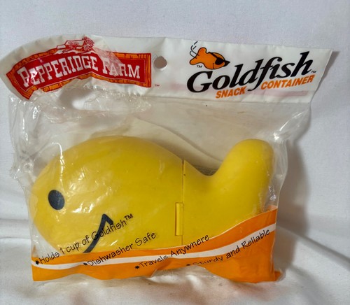 VTG 1997 Goldfish Cracker Holder Snack Container Pepperidge Farm