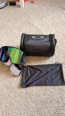 Oakley OO7105 Flight Tracker M Snow Goggles, Black Frame, Rose Gold Lens Prism