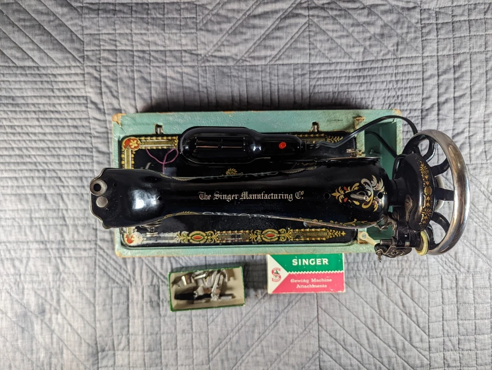 Antique Singer Model 66 ‘Red Eye’ Portable Sewing Machine w/ Case & Attach - Image 2 of 4