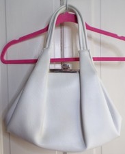 Vintage White Vinyl 2 Handle Kiss Lock Closure Pleated Handbag Stylish