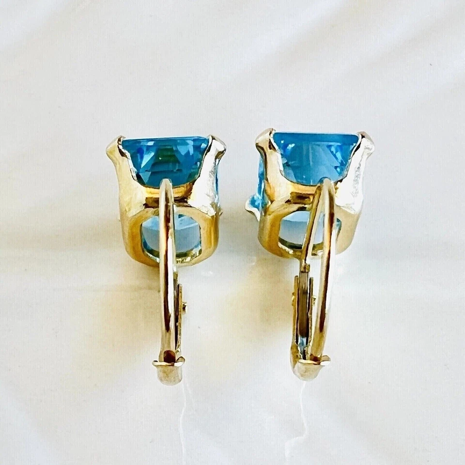 Pendiente aro colgante topacio azul simulado corte esmeralda de 3,00 quilates enchapado en oro amarillo de 14 quilates Foto 4 de 4