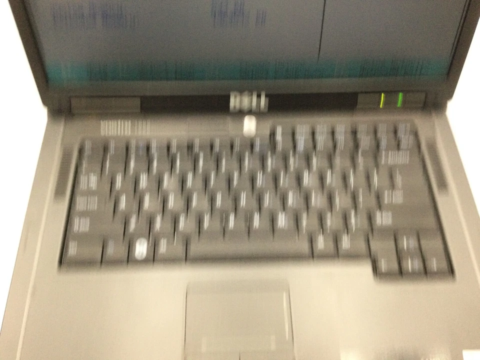 DELL VOSTRO 1000 - BOOTS TO BIOS - AMD ATHLON X2 - 2GB RAM - 15" - READ DESC -BB - Image 2 of 4