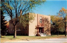 Postcard Nilssen Hall Waldorf College Forest City Iowa D73