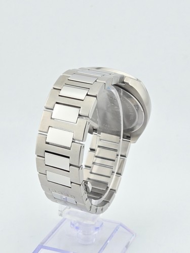 Gucci GG2570 Men's Silver Logo Dial Stainless Steel Watch - YA142308 ($890 MSRP) - Picture 7 of 12