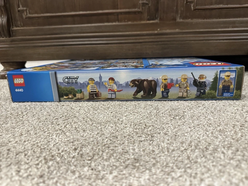 NEW! (4440) LEGO CITY: 🌲Forest Police Station Tree Helicopter Retired! - Image 3 of 4