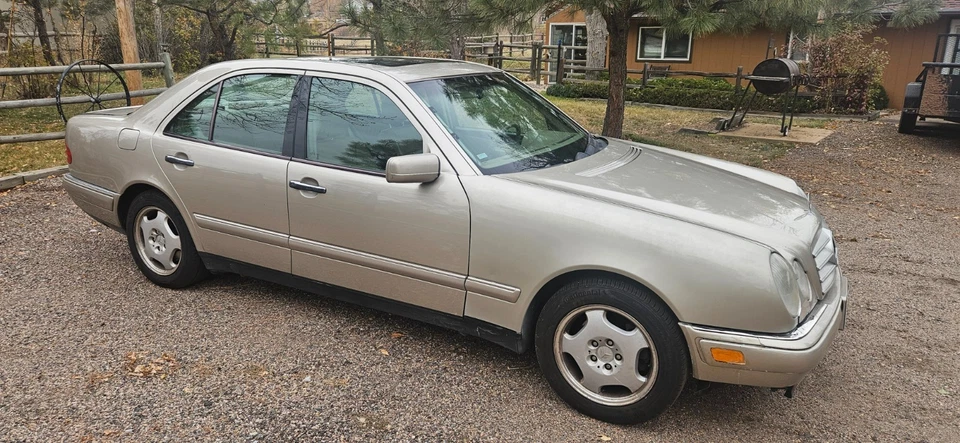 1999 Mercedes-Benz E-Class 320 Foto 4 de 4