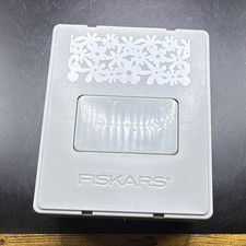 Fiskars AdvantEdge Scrapbooking Paper Punch Decorative Floral Border, 2"-2.75"