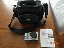 OLYMPUS OPTICAL ZOOM CAMERA W/CASE