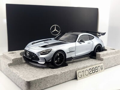 AMG GT 1/18スケールモデル シルバー Dealer OEM 1:18 Mercedes-Benz AMG GT Black Series(Silver) by Norev