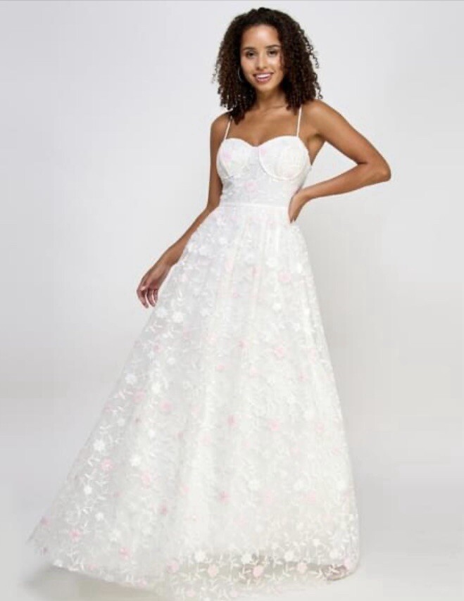City StudiosJunior’s Floral Embroidered Tulle bustier Gown White Dress Sz 7-8