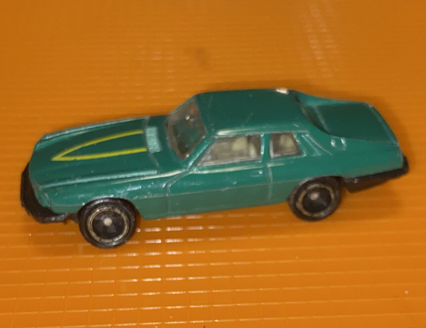 Vintage Unbranded Jaguar V Car 1:64 Diecast Toy Rare Green
