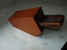 Robinson Knife Co 4 Piece JUMBO STEAK KNIVES Set Serrated Blade Stainless Block