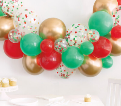 Rot, Grün & Gold Weihnachten Konfetti & Latex Ballon Bogen Set