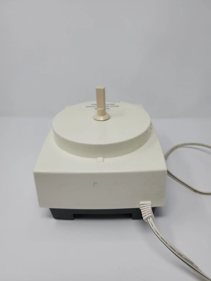 CUISINART DLC-10C CLASSIC PROFESSIONAL FOOD PROCESSOR BASE ONLY TESTED & WORKING - Image 4 of 4