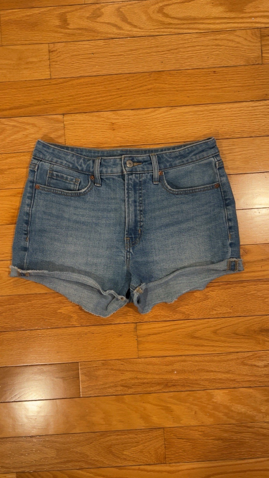Old Navy OG Straight Women's 8 High Rise Light Wash Blue Denim Shorts