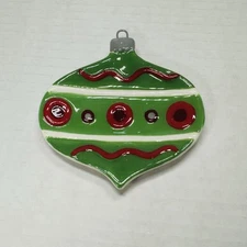 2007 Boston Warehouse Christmas Ornament Design Green Appetizer /Wall Plates