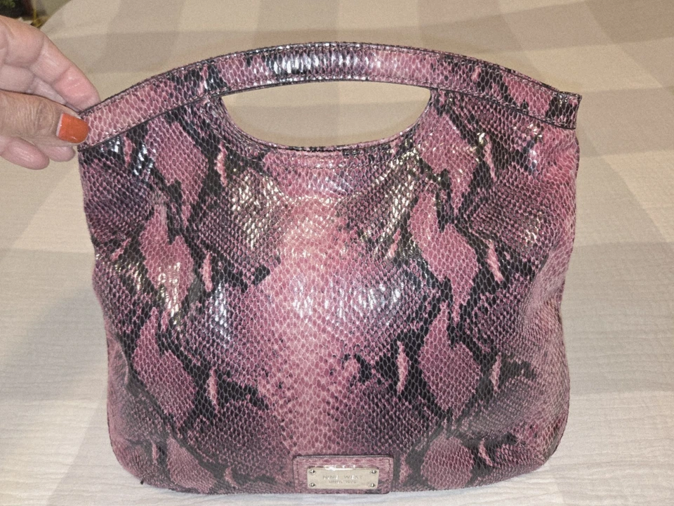 Cartera clutch plegable de piel de serpiente sintética púrpura Nine West Foto 3 de 4