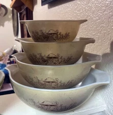 8.5" PYREX cinderella & mixing bowl stands