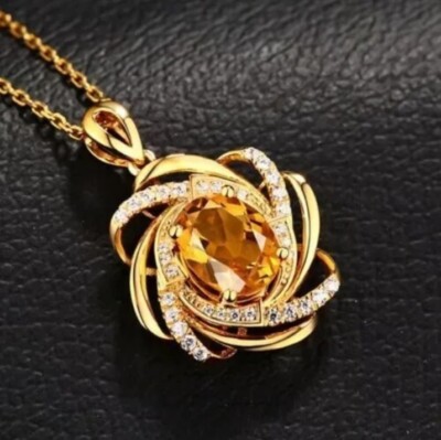 Collier Fleurette en plaqué or avec zircons cubiques Collier Fleurette en plaqué or avec zircons cubiques