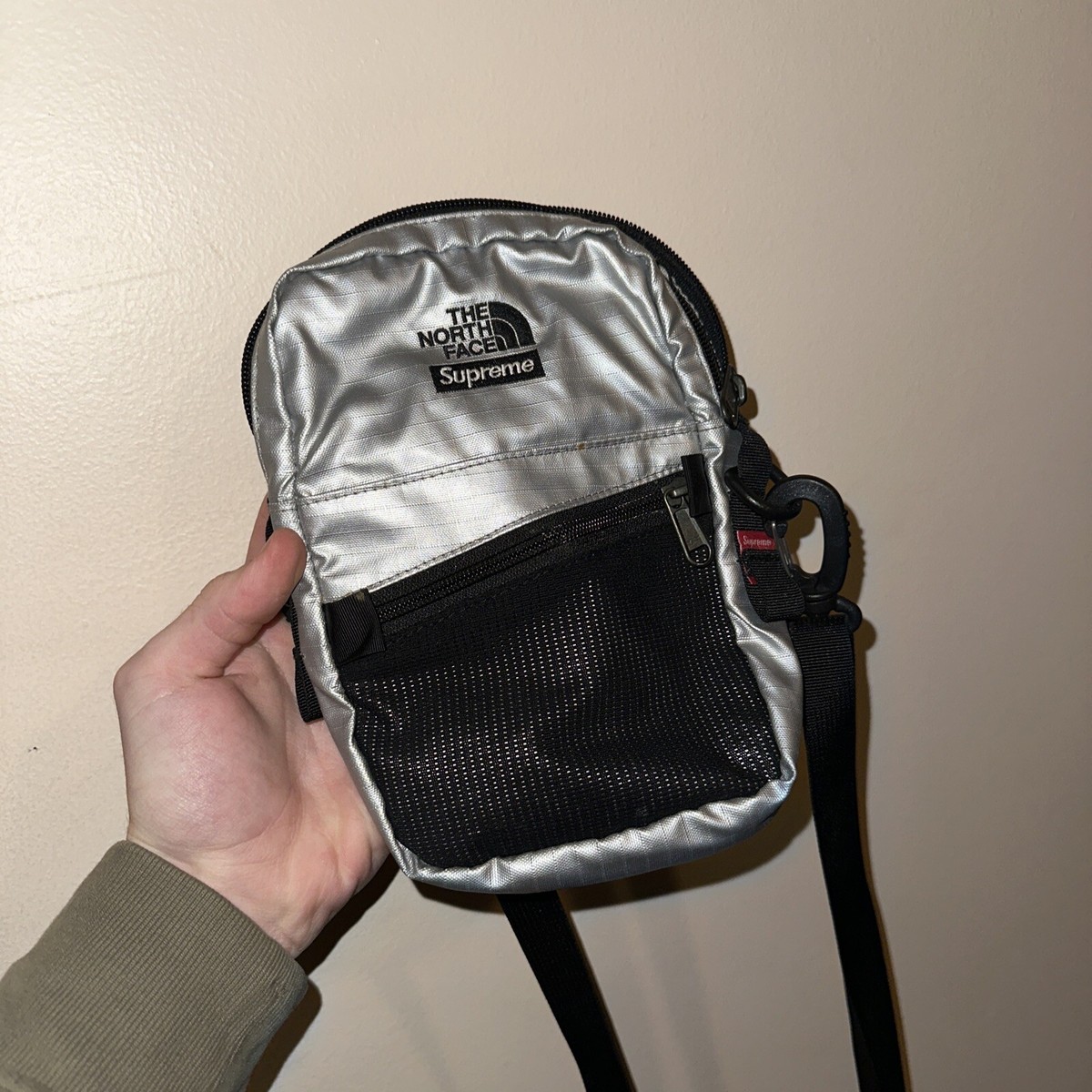 ショルダーバッグ 18ss Supreme x The North Face llic Shoulder Bag Supreme The North Face Leather Shoulder Bag (FW18) - $118