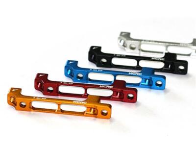 KCNC Adapter Scheibenbremsen PM160 vorne oder PM140 hinten auf IS rot