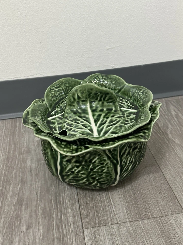 Vintage Majolica Style Portuguese Cabbage Ware Soup Tureen Marked P40B Portugal - Image 2 of 4