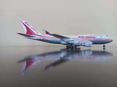 航空機・ヘリコプター Gemini 1/400 B747-136 Tower Air s-l400.jpg