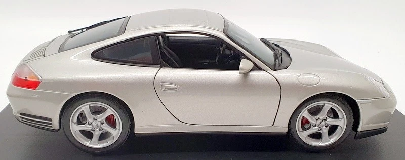 Maisto 1/18 Scale Model Car 31628 - Porsche 911 Carrera 4S - Image 3 of 4