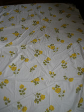 Yellow Roses Fabric Tablecloth EUC 60" x 88" SU49