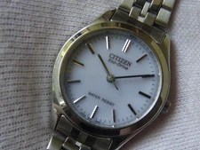 JUNK! CITIZEN ECO-DRIVE E030-L20654  K LADIES  QUARTZ WRISTWATCH JUNK!