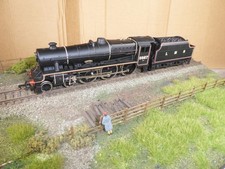 Mainline 00 Gauge LMS Jubilee Class 4-6-0 Steam Loco/Tender no 5687 in LMS Black