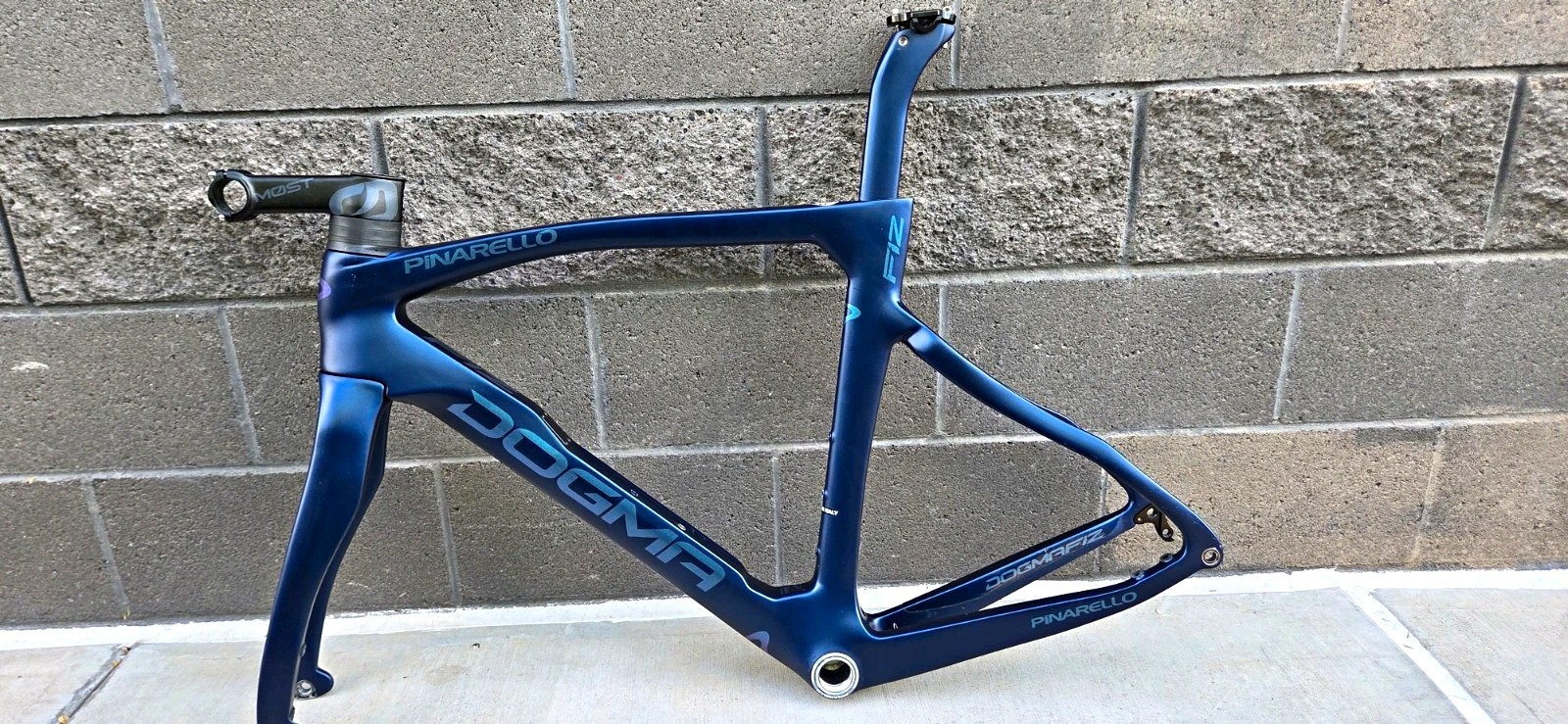 Pinarello Dogma F12 Disc 53cm Blue Road Bike Frame Set / Fork 2022