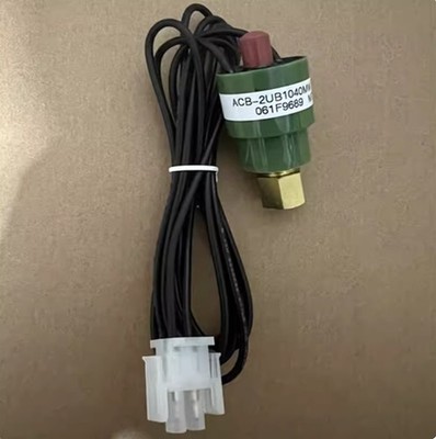 R22 High-Pressure Switch ACB-2UB1040MW 24.5 NC 18 061F9689