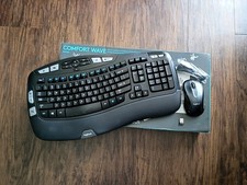 Logitech MK550 Wireless Keyboard and Mouse Co...