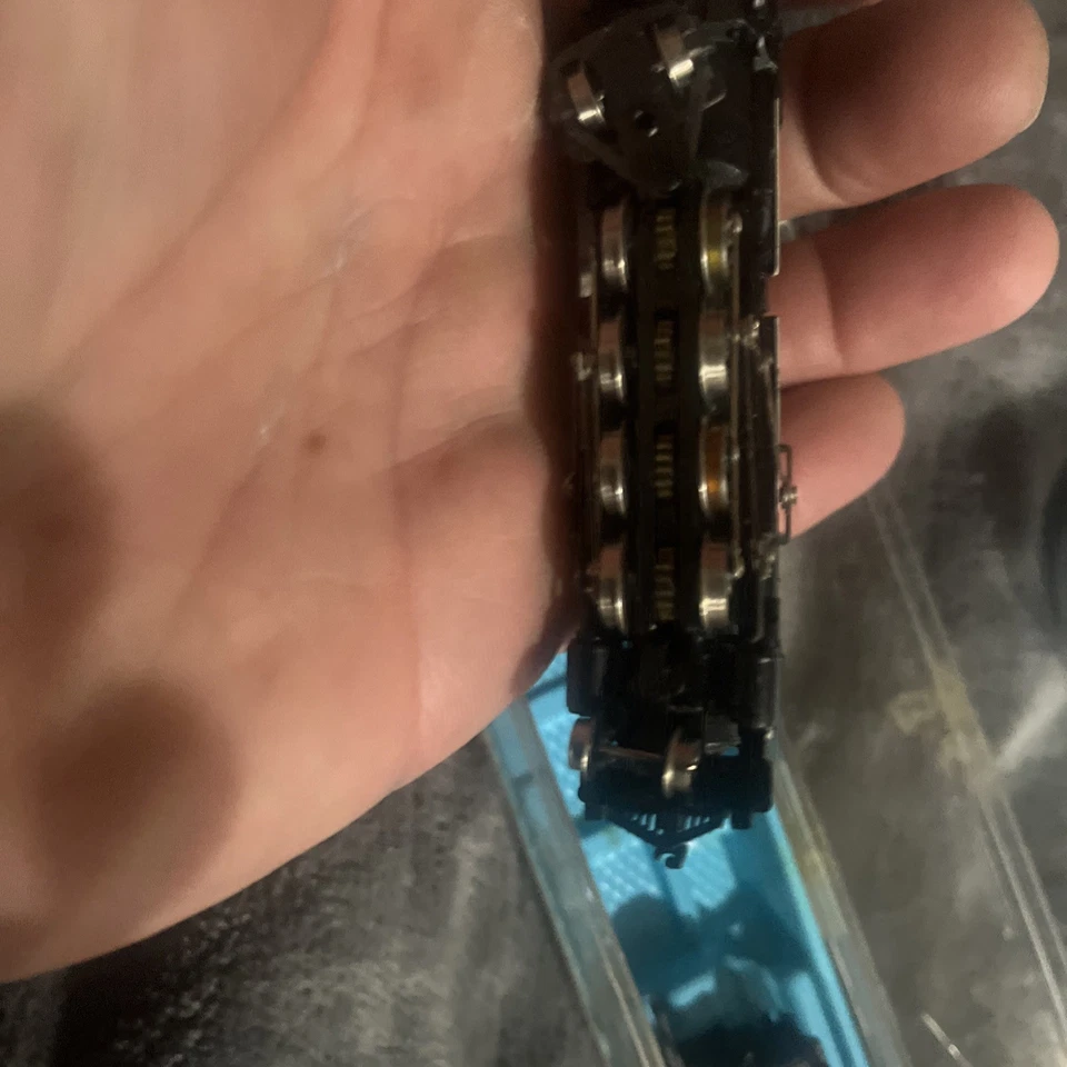 Atlas N Undecorated 2-8-2 Mikado Steam Engine DC 2185 (1) (T) - Image 2 of 4