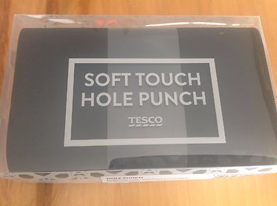 RESTPOSTEN VOLLE KISTE MIT 40 TESCO SOFT TOUCH SCHWARZ PURE LOCHER NEU IN OVP