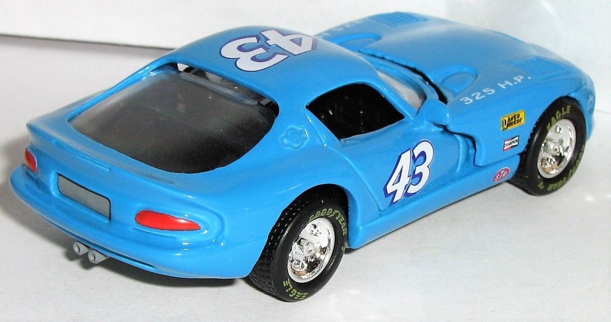 Rare 1/64 = NASCAR LEGEND / RICHARD PETTY = 1996 96 DODGE Rare 1/64 = NASCAR LEGEND / RICHARD PETTY = 1996 96 DODGE