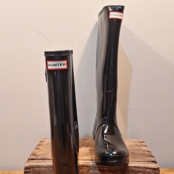 Hunter Rain Boots Size 8 Tall Black - image 2