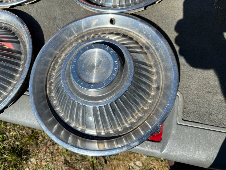 1964 Pontiac Catalina Bonneville 14"  Hubcaps Set Of 4 - Image 2 of 4