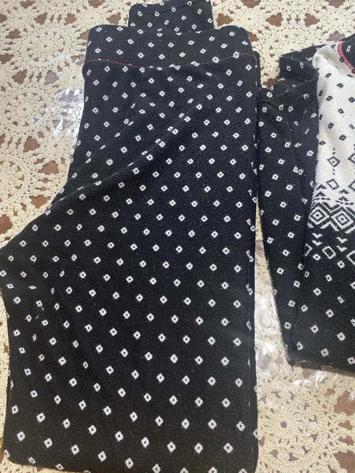 Women’s Climate Control Cuddle Duds Pajama Set Medium Black/ White Nordic - Image 3 of 4