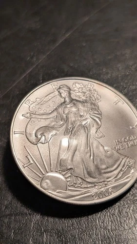 2006 Walking Liberty Silver Dollar 1 Ounce Fine Silver 0.999 - BEAUTIFUL