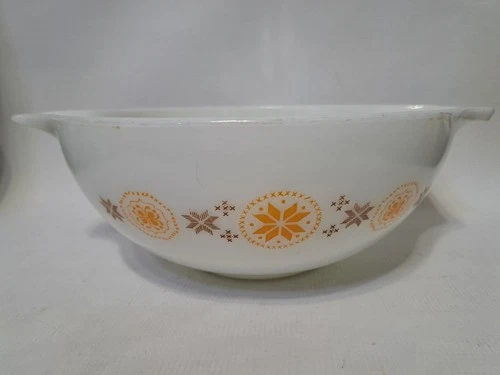 Vintage Pyrex Town & Country 4 Quart Mixing Bowl Cinderella #444 White 10 inch